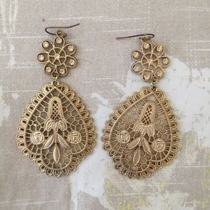 Dangle earrings